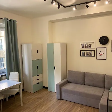 Apartament/kawalerka Dabrowskiego 22 アパート