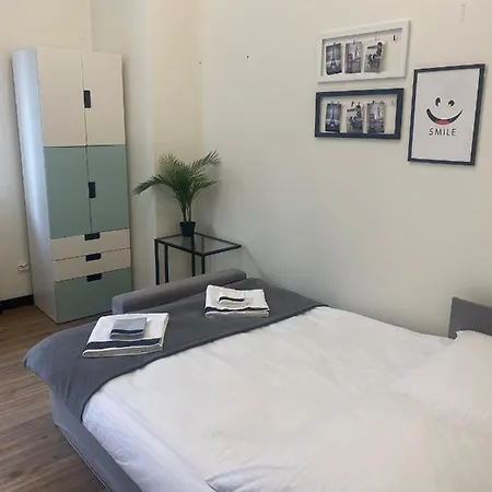 アパート Apartament/kawalerka Dabrowskiego 22 カトヴィツェ